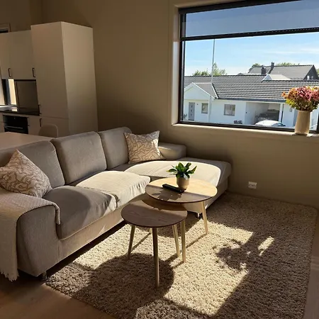 Moderne I Familievennlig Nabolag Апартаменты Гримстад